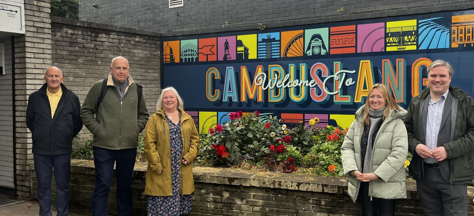 Tom Arthur MSP and Cllr Maureen Chalmers meeting with members of Cambuslang Community Council banner image